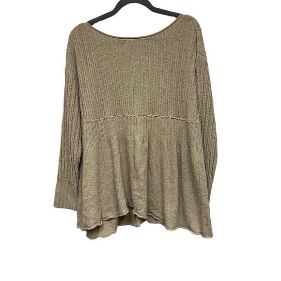 Free people beach beige long sleeve sweater size medium - Picture 2 of 3